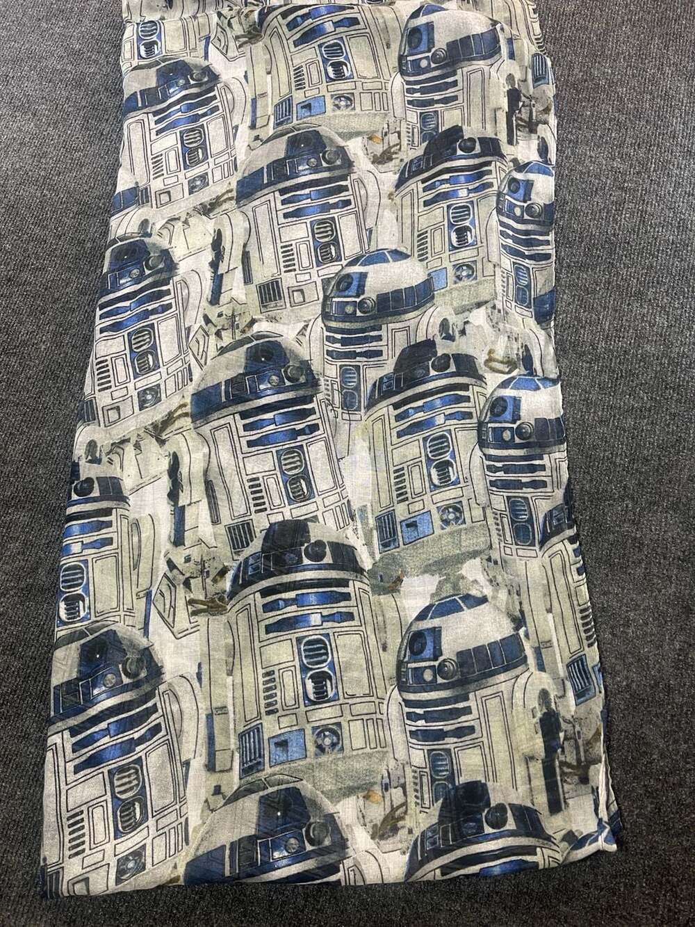 Star Wars R2-D2 Droid Lightweight Scarf 34 x 68”